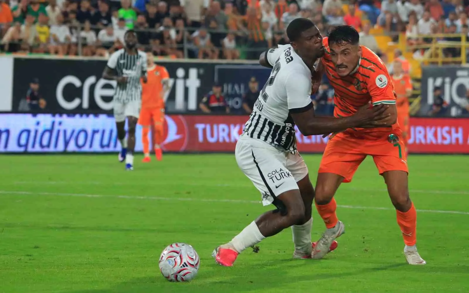TRENDYOL SÜPER LİG’İN 2. HAFTASINDA CORENDON ALANYASPOR, SAHASINDA BEŞİKTAŞ'I 1-0 MAĞLUP ETTİ.