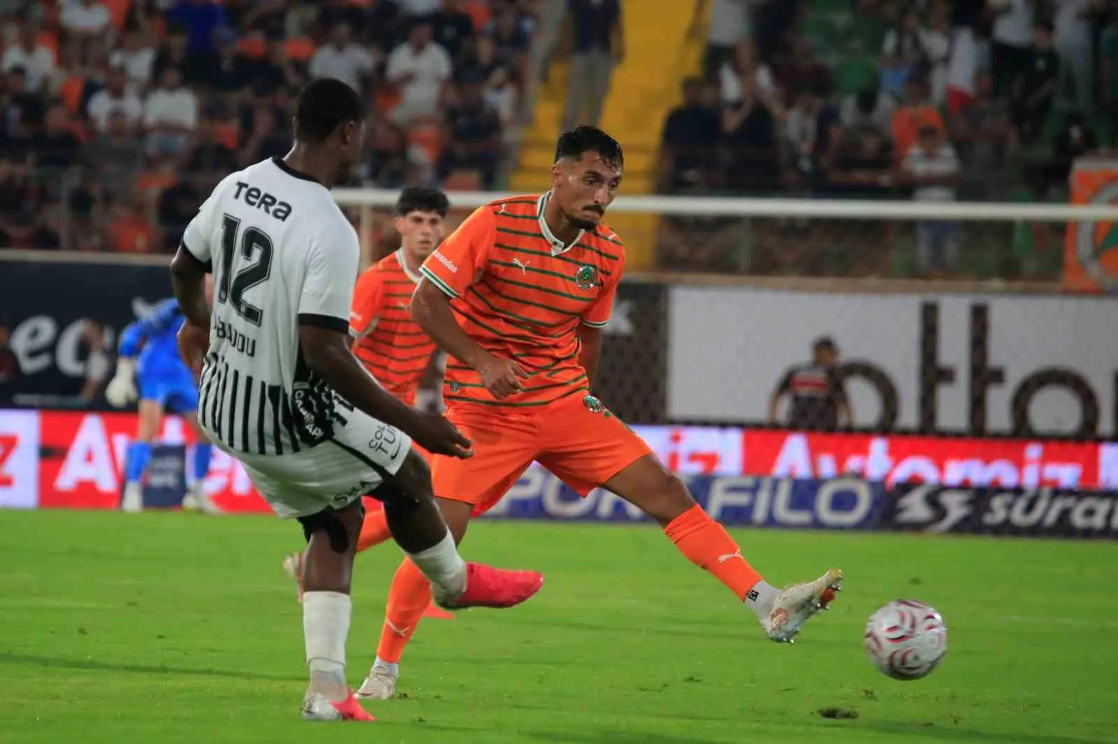 TRENDYOL SÜPER LİG’İN 2. HAFTASINDA CORENDON ALANYASPOR, SAHASINDA BEŞİKTAŞ'I 1-0 MAĞLUP ETTİ.