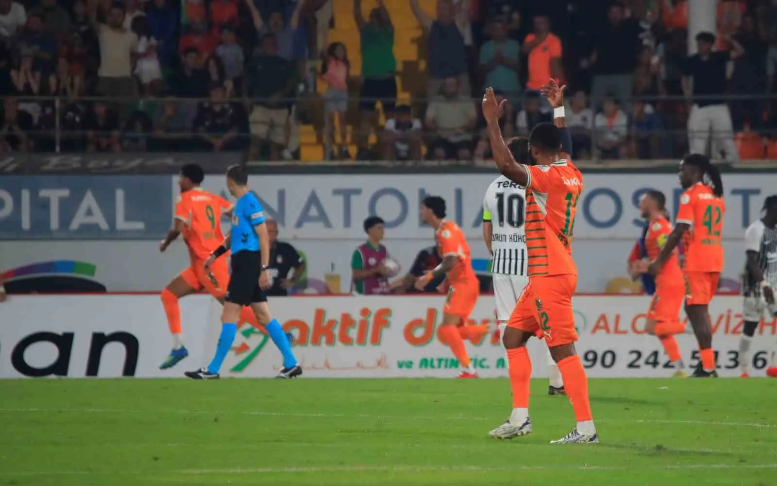 TRENDYOL SÜPER LİG’İN 2. HAFTASINDA CORENDON ALANYASPOR, SAHASINDA BEŞİKTAŞ'I 1-0 MAĞLUP ETTİ.