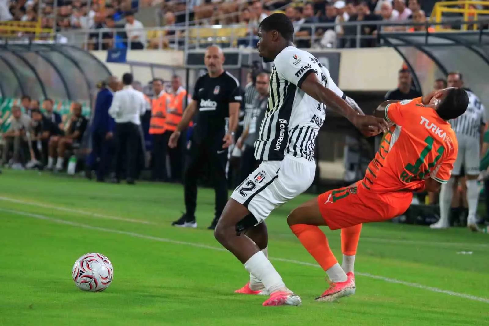 TRENDYOL SÜPER LİG’İN 2. HAFTASINDA CORENDON ALANYASPOR, SAHASINDA BEŞİKTAŞ'I 1-0 MAĞLUP ETTİ.