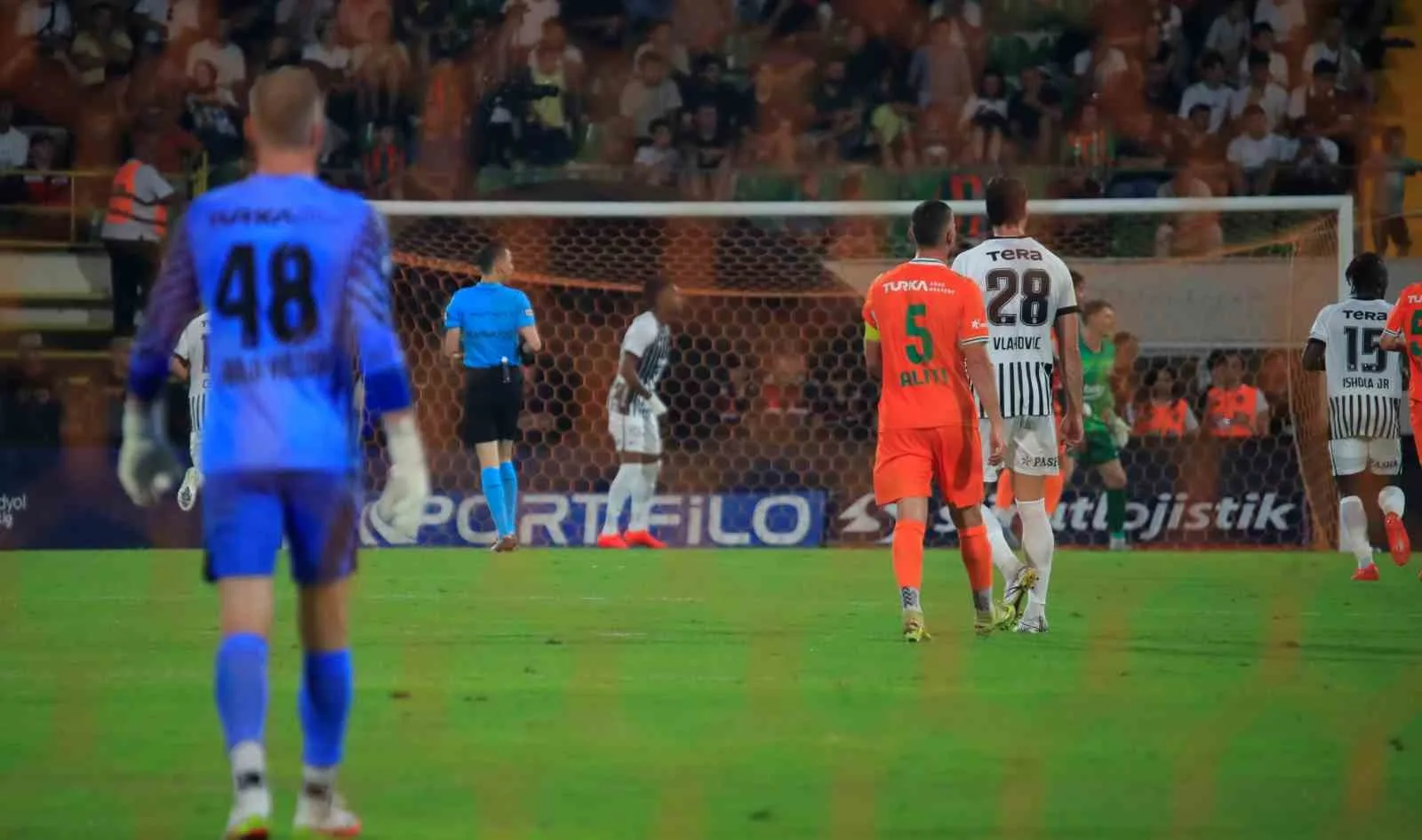 TRENDYOL SÜPER LİG’İN 2. HAFTASINDA CORENDON ALANYASPOR, SAHASINDA BEŞİKTAŞ'I 1-0 MAĞLUP ETTİ.