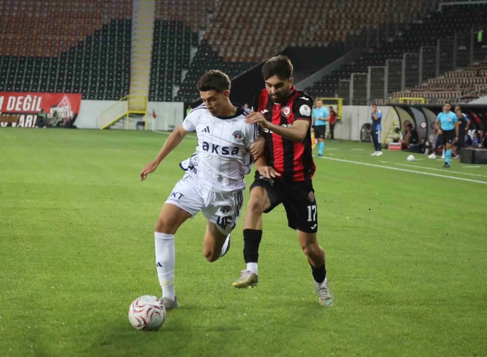 TRENDYOL SÜPER LİG'İN 2. HAFTA KARŞILAŞMASINDA ÇORUM FK, SAHASINDA KASIMPAŞA'YA 1-0 MAĞLUP OLDU.