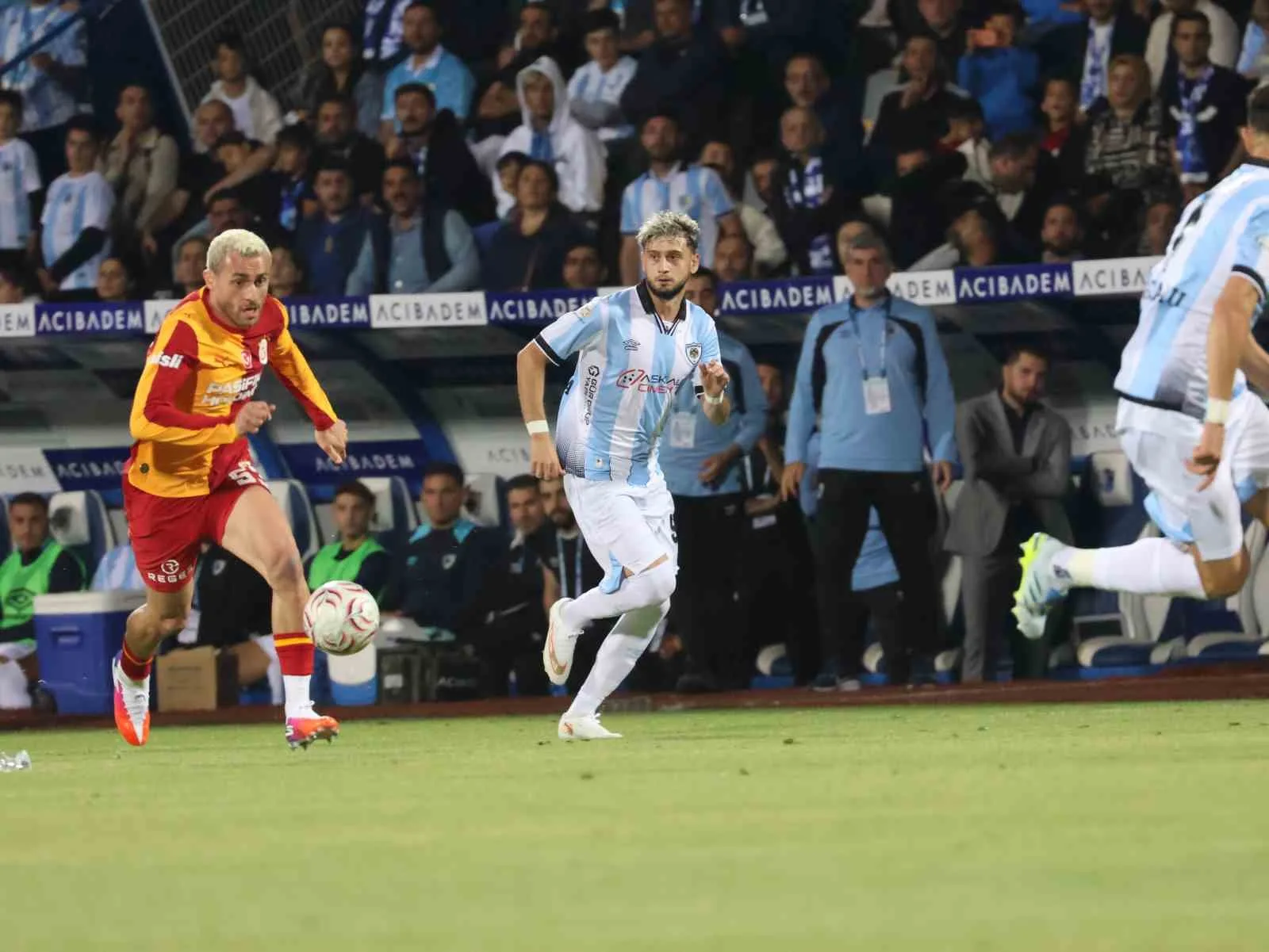 TRENDYOL SÜPER LİG’İN 2. HAFTA AÇILIŞ MAÇINDA ERZURUMSPOR FK, SAHASINDA GALATASARAY’A 4-0 MAĞLUP OLDU.