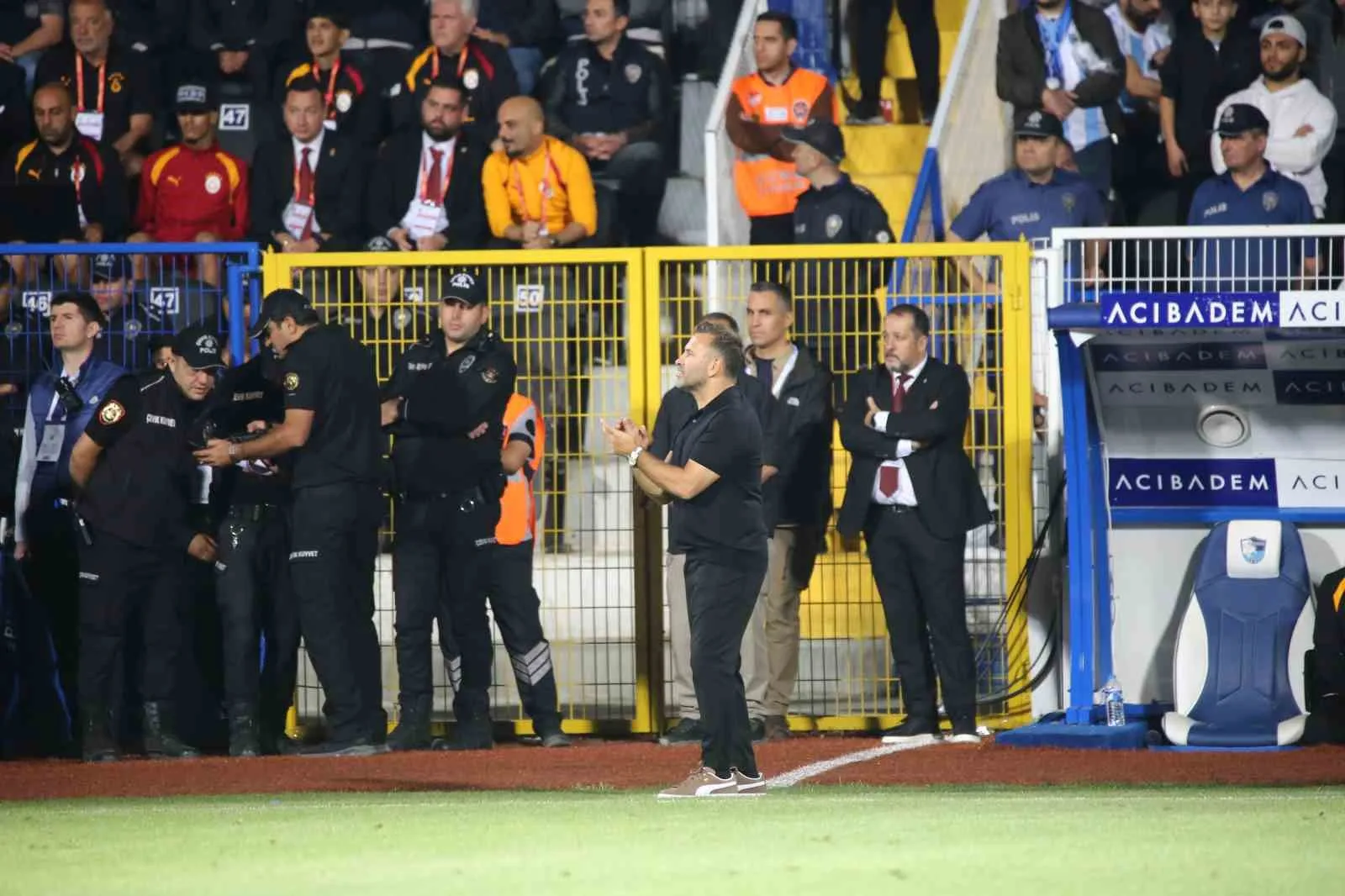 TRENDYOL SÜPER LİG’İN 2. HAFTA AÇILIŞ MAÇINDA ERZURUMSPOR FK, SAHASINDA GALATASARAY’A 4-0 MAĞLUP OLDU.