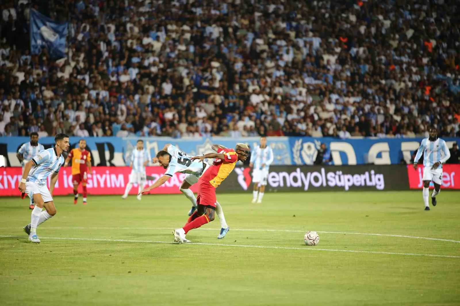 TRENDYOL SÜPER LİG’İN 2. HAFTA AÇILIŞ MAÇINDA ERZURUMSPOR FK, SAHASINDA GALATASARAY’A 4-0 MAĞLUP OLDU.