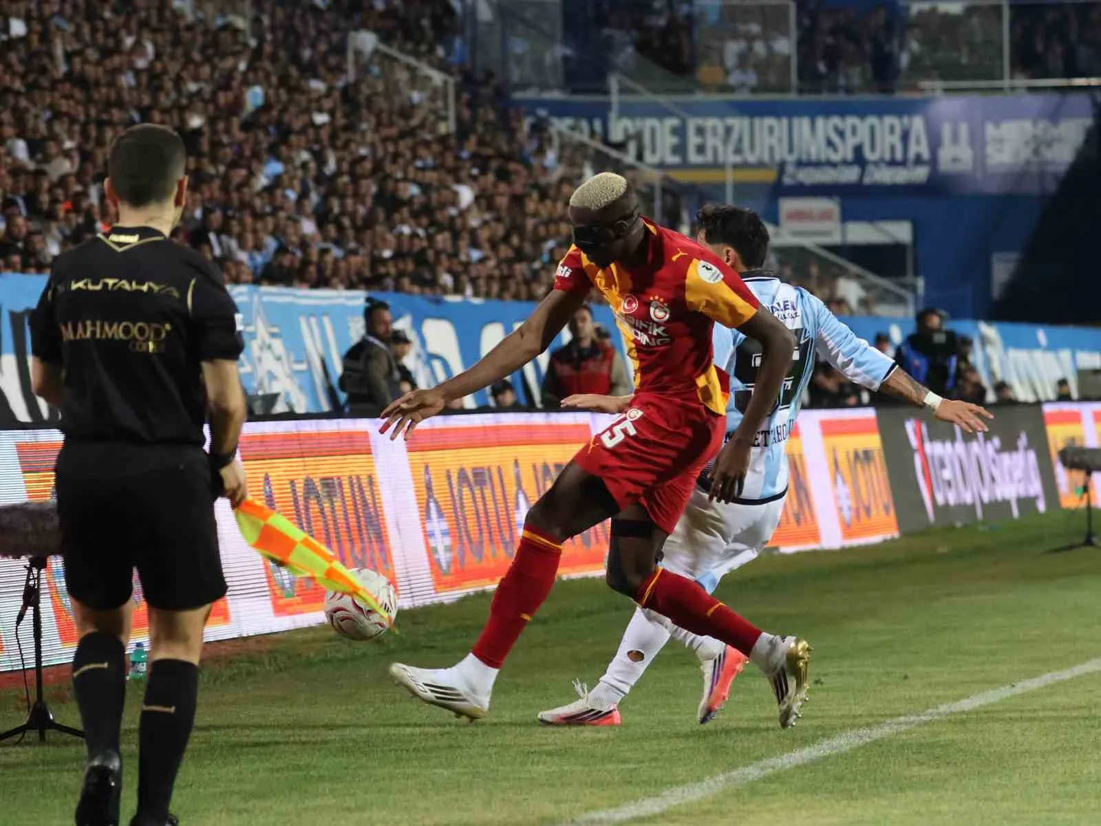 TRENDYOL SÜPER LİG’İN 2. HAFTA AÇILIŞ MAÇINDA ERZURUMSPOR FK, SAHASINDA GALATASARAY’A 4-0 MAĞLUP OLDU.