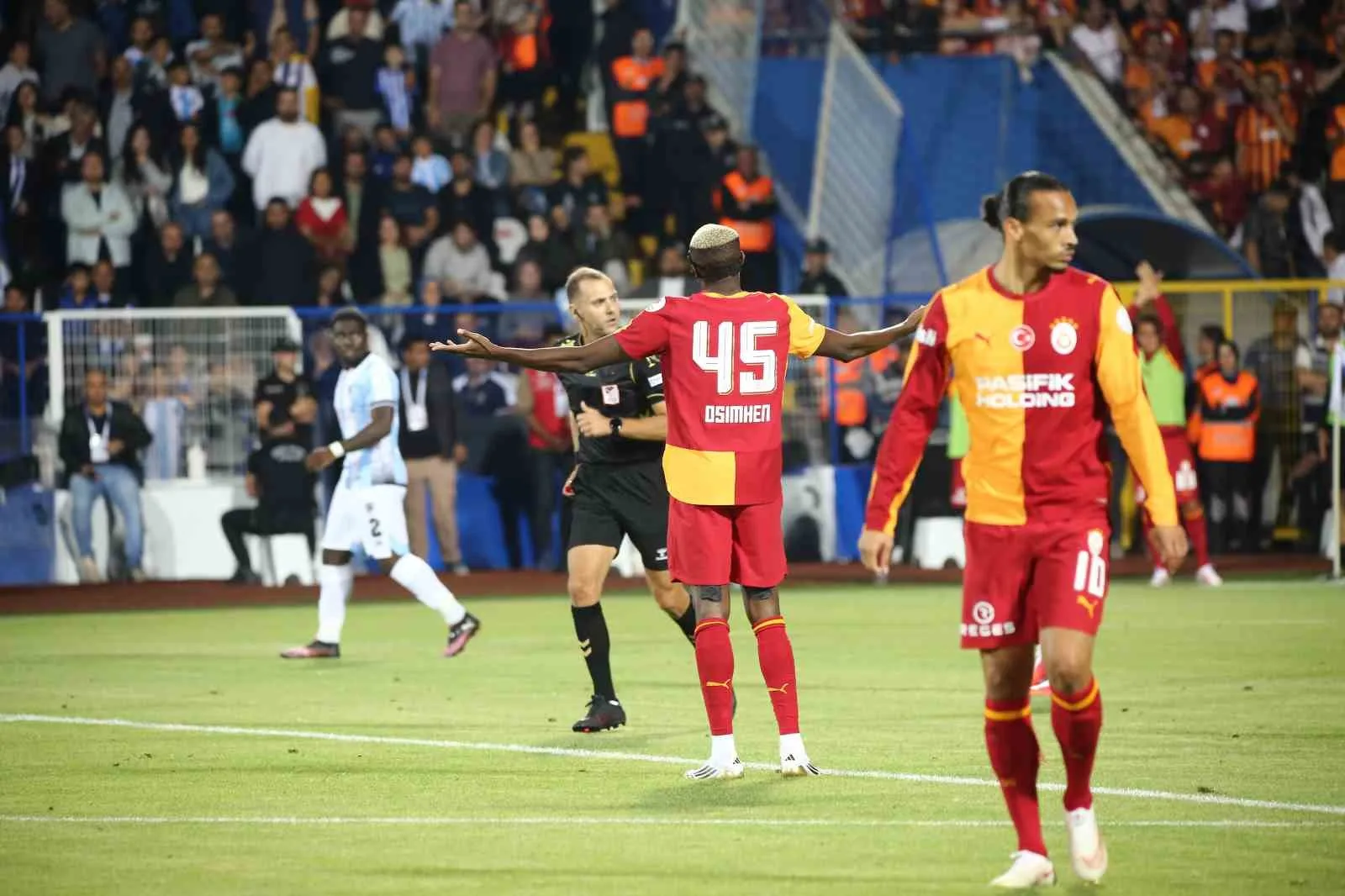 TRENDYOL SÜPER LİG’İN 2. HAFTA AÇILIŞ MAÇINDA ERZURUMSPOR FK, SAHASINDA GALATASARAY’A 4-0 MAĞLUP OLDU.