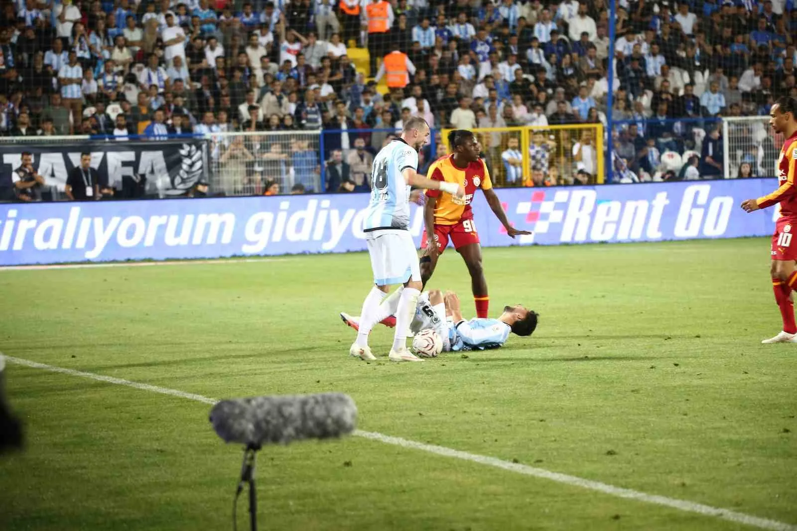 TRENDYOL SÜPER LİG’İN 2. HAFTA AÇILIŞ MAÇINDA ERZURUMSPOR FK, SAHASINDA GALATASARAY’A 4-0 MAĞLUP OLDU.
