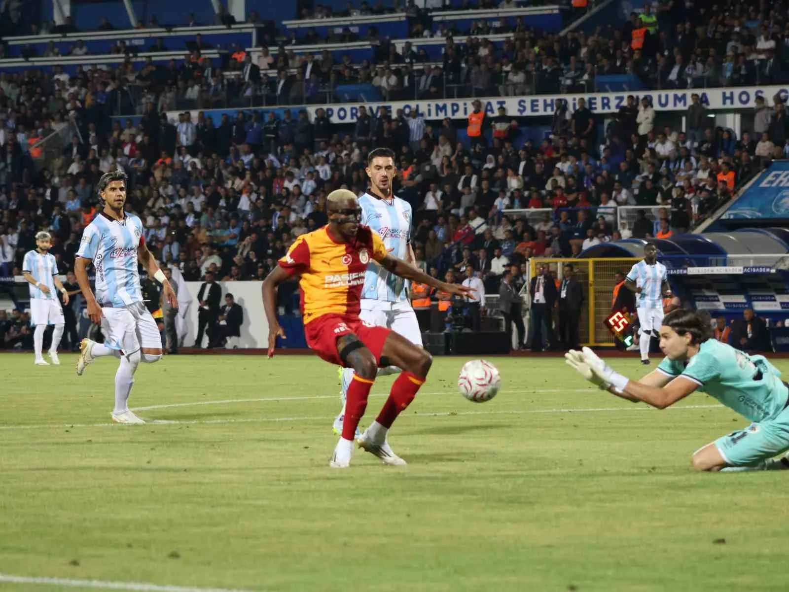 TRENDYOL SÜPER LİG’İN 2. HAFTA AÇILIŞ MAÇINDA ERZURUMSPOR FK, SAHASINDA GALATASARAY’A 4-0 MAĞLUP OLDU.