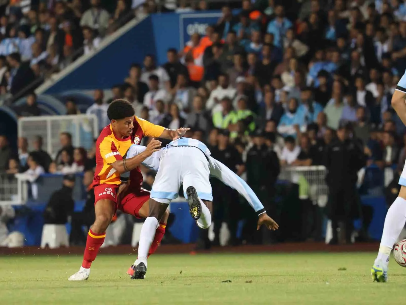 TRENDYOL SÜPER LİG’İN 2. HAFTA AÇILIŞ MAÇINDA ERZURUMSPOR FK, SAHASINDA GALATASARAY’A 4-0 MAĞLUP OLDU.
