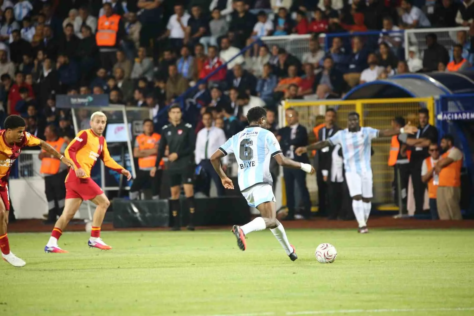 TRENDYOL SÜPER LİG’İN 2. HAFTA AÇILIŞ MAÇINDA ERZURUMSPOR FK, SAHASINDA GALATASARAY’A 4-0 MAĞLUP OLDU.