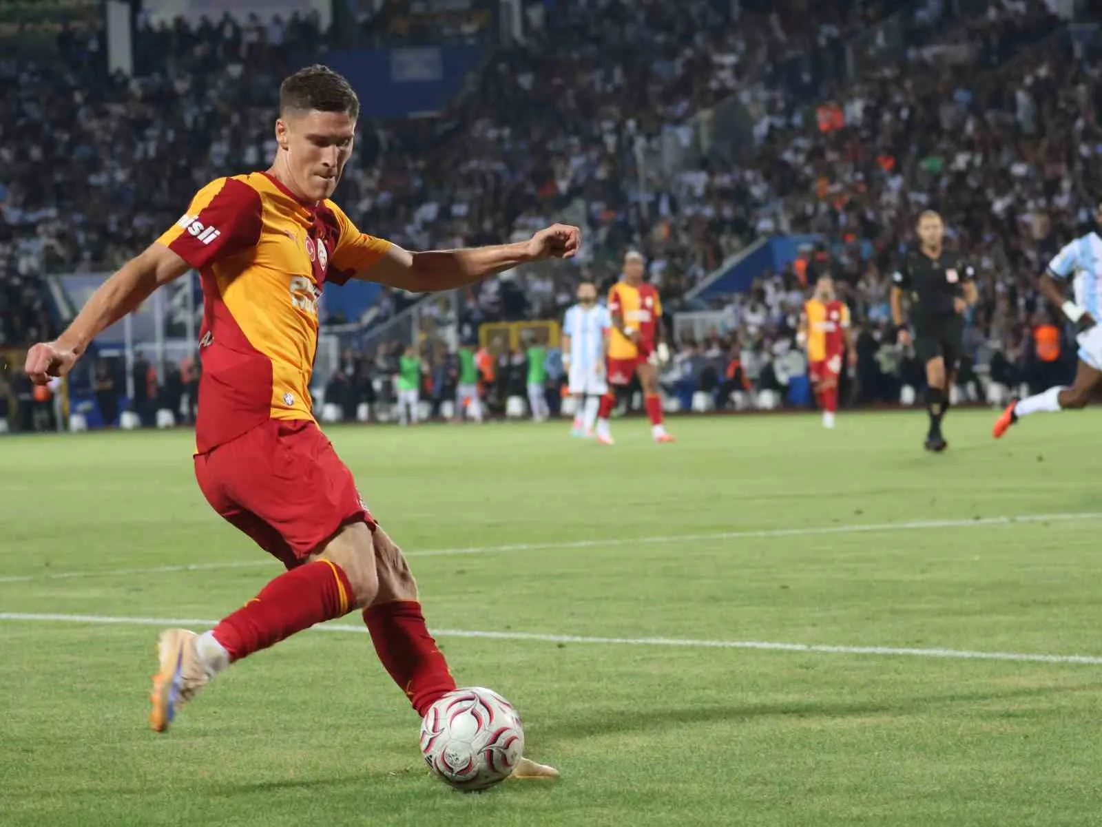 TRENDYOL SÜPER LİG’İN 2. HAFTA AÇILIŞ MAÇINDA ERZURUMSPOR FK, SAHASINDA GALATASARAY’A 4-0 MAĞLUP OLDU.