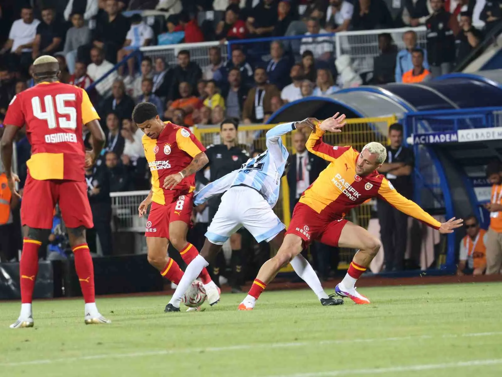 TRENDYOL SÜPER LİG’İN 2. HAFTA AÇILIŞ MAÇINDA ERZURUMSPOR FK, SAHASINDA GALATASARAY’A 4-0 MAĞLUP OLDU.