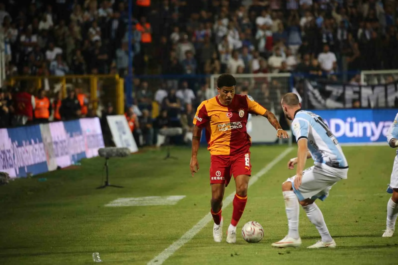 TRENDYOL SÜPER LİG’İN 2. HAFTA AÇILIŞ MAÇINDA ERZURUMSPOR FK, SAHASINDA GALATASARAY’A 4-0 MAĞLUP OLDU.