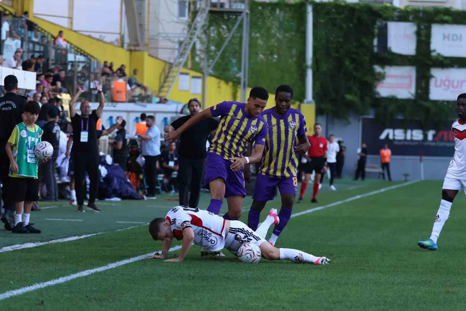 TRENDYOL SÜPER LİG’İN 2. HAFTASINDA EYÜPSPOR, SAHASINDA GAZİANTEP FK’YA 1-0 MAĞLUP OLDU.