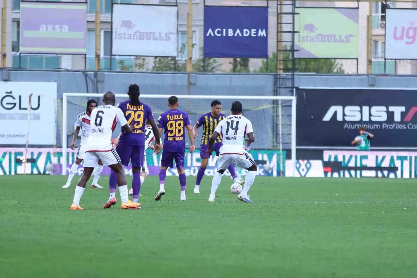 TRENDYOL SÜPER LİG’İN 2. HAFTASINDA EYÜPSPOR, SAHASINDA GAZİANTEP FK’YA 1-0 MAĞLUP OLDU.