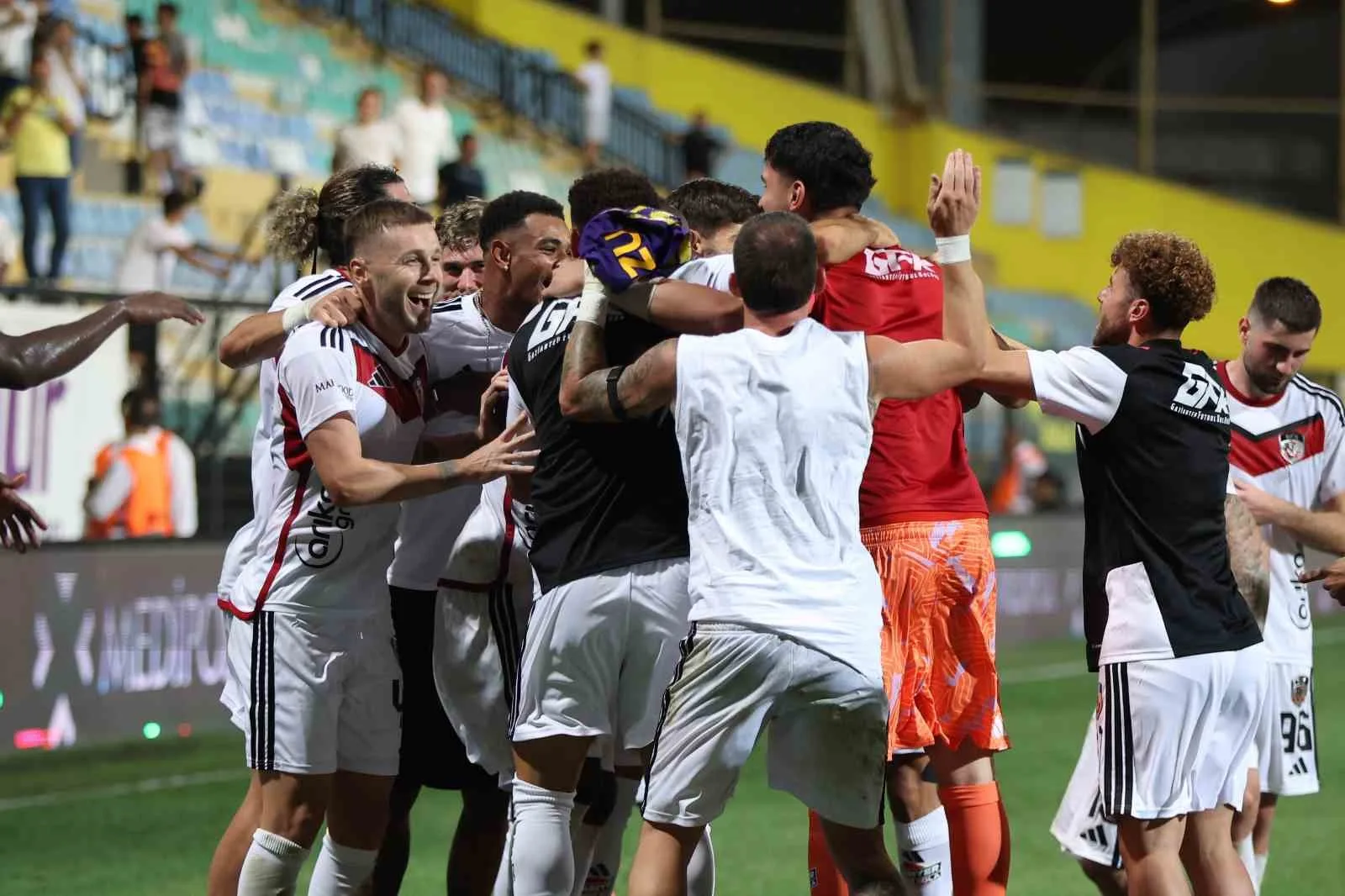 TRENDYOL SÜPER LİG’İN 2. HAFTASINDA EYÜPSPOR, SAHASINDA GAZİANTEP FK’YA 1-0 MAĞLUP OLDU.