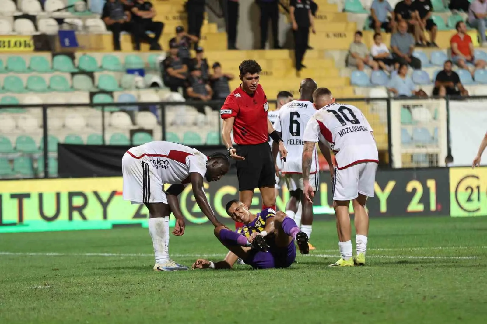 TRENDYOL SÜPER LİG’İN 2. HAFTASINDA EYÜPSPOR, SAHASINDA GAZİANTEP FK’YA 1-0 MAĞLUP OLDU.