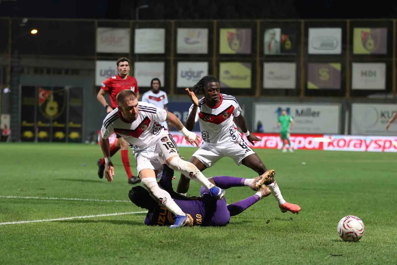 TRENDYOL SÜPER LİG’İN 2. HAFTASINDA EYÜPSPOR, SAHASINDA GAZİANTEP FK’YA 1-0 MAĞLUP OLDU.