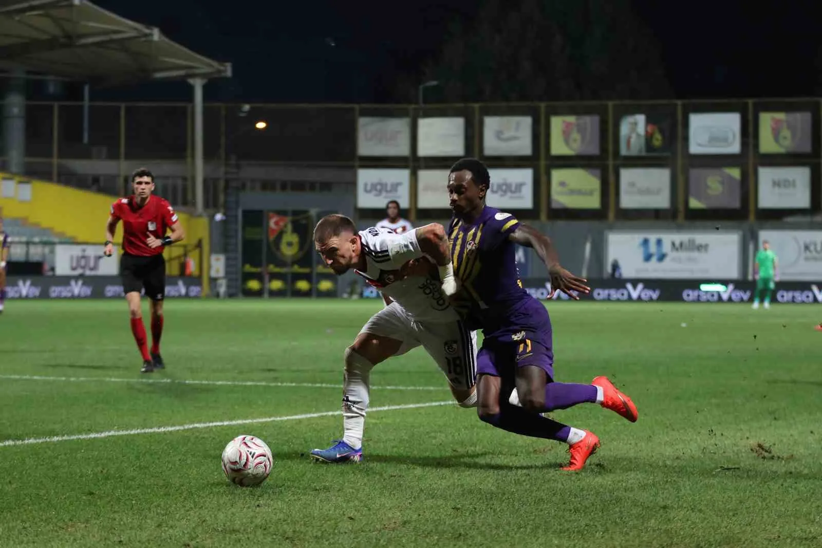 TRENDYOL SÜPER LİG’İN 2. HAFTASINDA EYÜPSPOR, SAHASINDA GAZİANTEP FK’YA 1-0 MAĞLUP OLDU.
