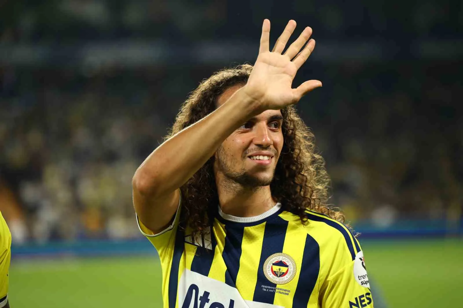 TRENDYOL SÜPER LİG'İN 2. HAFTASINDA FENERBAHÇE, EVİNDE KONYASPOR İLE KARŞILAŞIYOR. MÜCADELENİN 15 DAKİKASI 1-1 EŞİTLİKLE GEÇİLDİ.