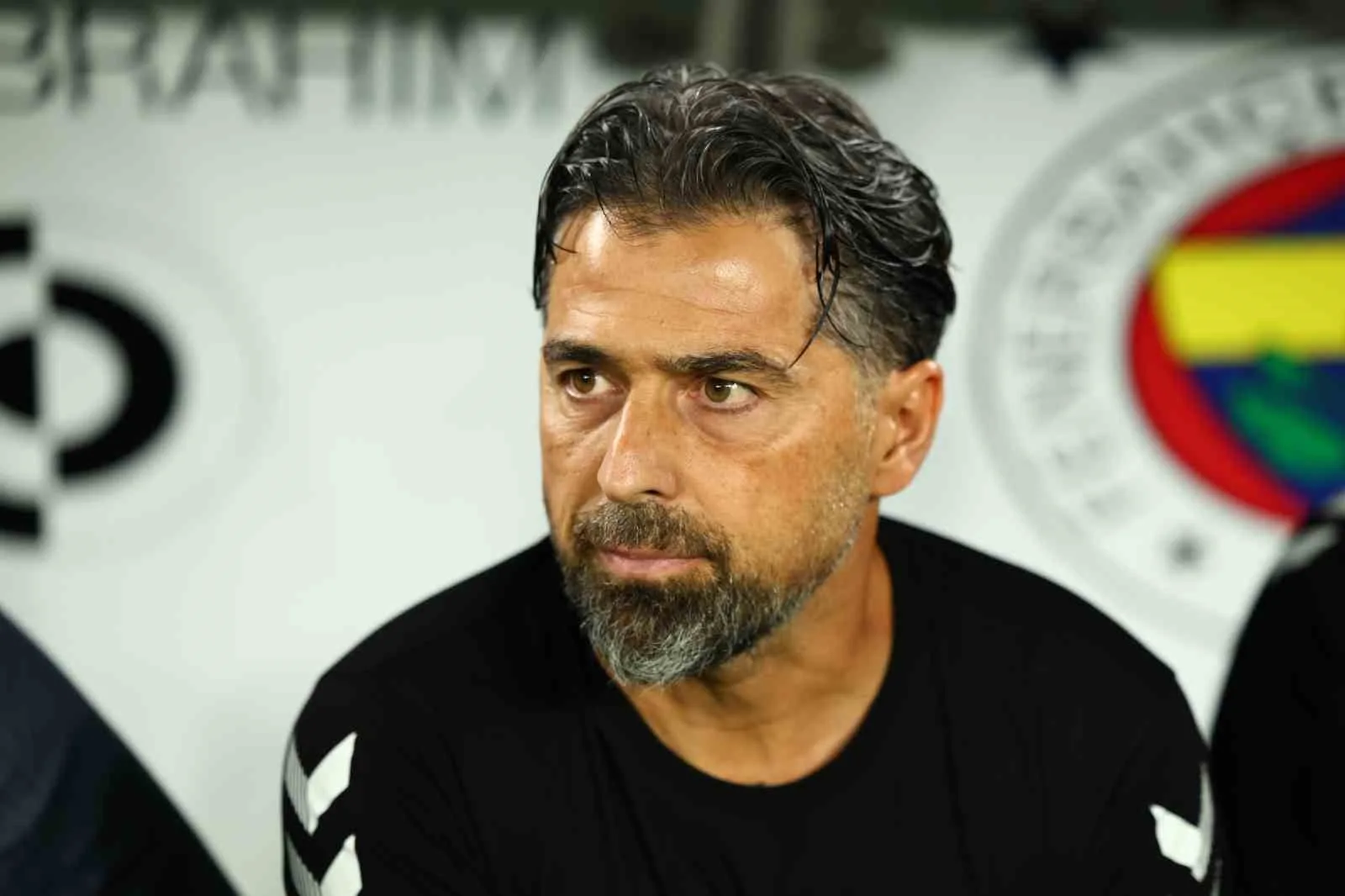 TRENDYOL SÜPER LİG'İN 2. HAFTASINDA FENERBAHÇE, EVİNDE KONYASPOR İLE KARŞILAŞIYOR. MÜCADELENİN 15 DAKİKASI 1-1 EŞİTLİKLE GEÇİLDİ.