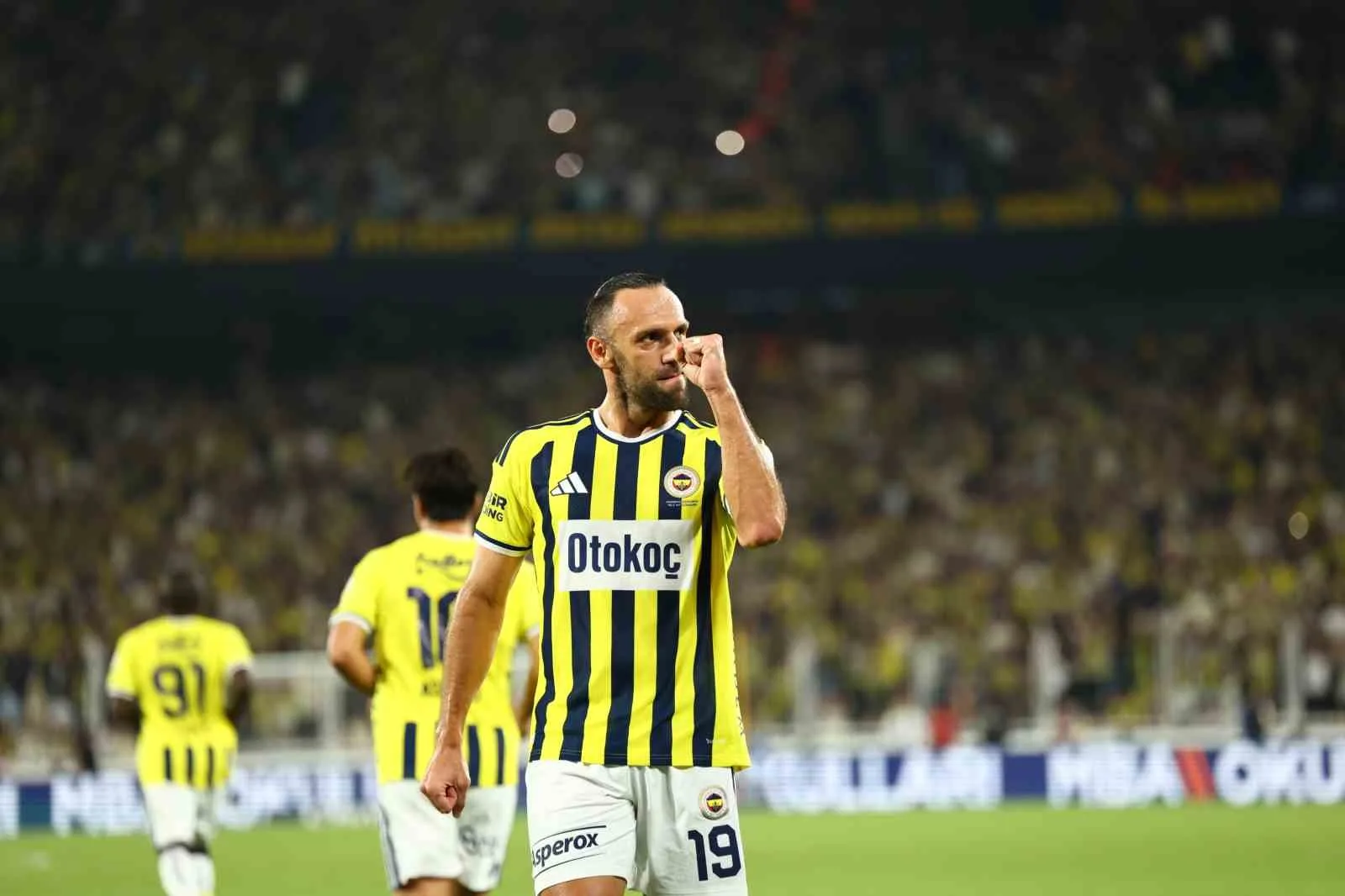 TRENDYOL SÜPER LİG'İN 2. HAFTASINDA FENERBAHÇE, EVİNDE KONYASPOR İLE KARŞILAŞIYOR. MÜCADELENİN 15 DAKİKASI 1-1 EŞİTLİKLE GEÇİLDİ.