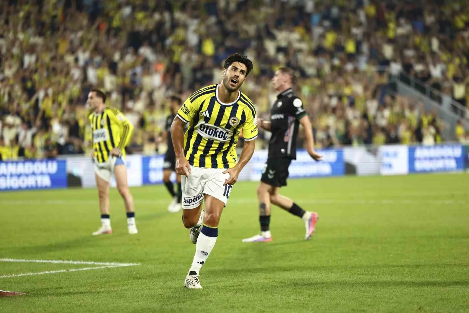 TRENDYOL SÜPER LİG’İN 2. HAFTASINDA FENERBAHÇE, EVİNDE KONYASPOR İLE KARŞILAŞIYOR. MÜCADELENİN İLK YARISI SARI-LACİVERTLİLERİN 3-1'LİK ÜSTÜNLÜĞÜYLE TAMAMLANDI.