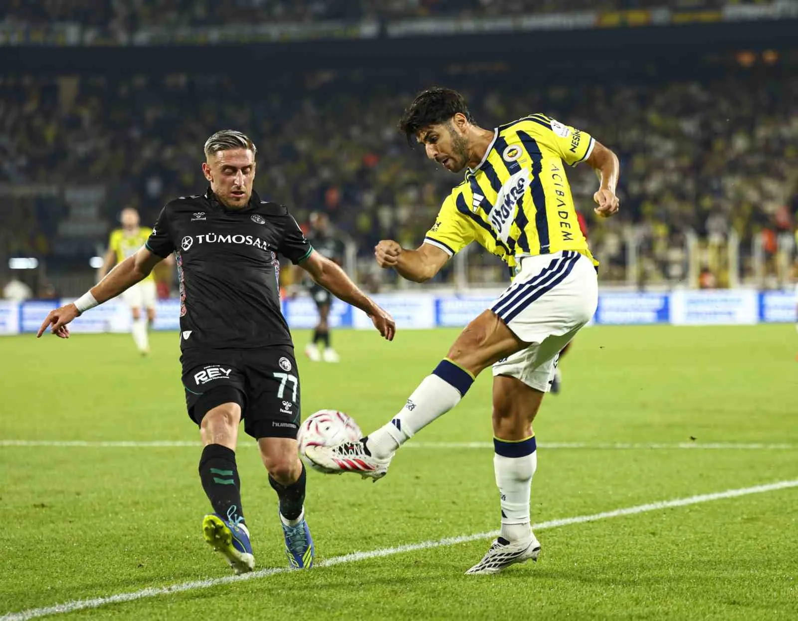 TRENDYOL SÜPER LİG’İN 2. HAFTASINDA FENERBAHÇE, EVİNDE KONYASPOR İLE KARŞILAŞIYOR. MÜCADELENİN İLK YARISI SARI-LACİVERTLİLERİN 3-1'LİK ÜSTÜNLÜĞÜYLE TAMAMLANDI.