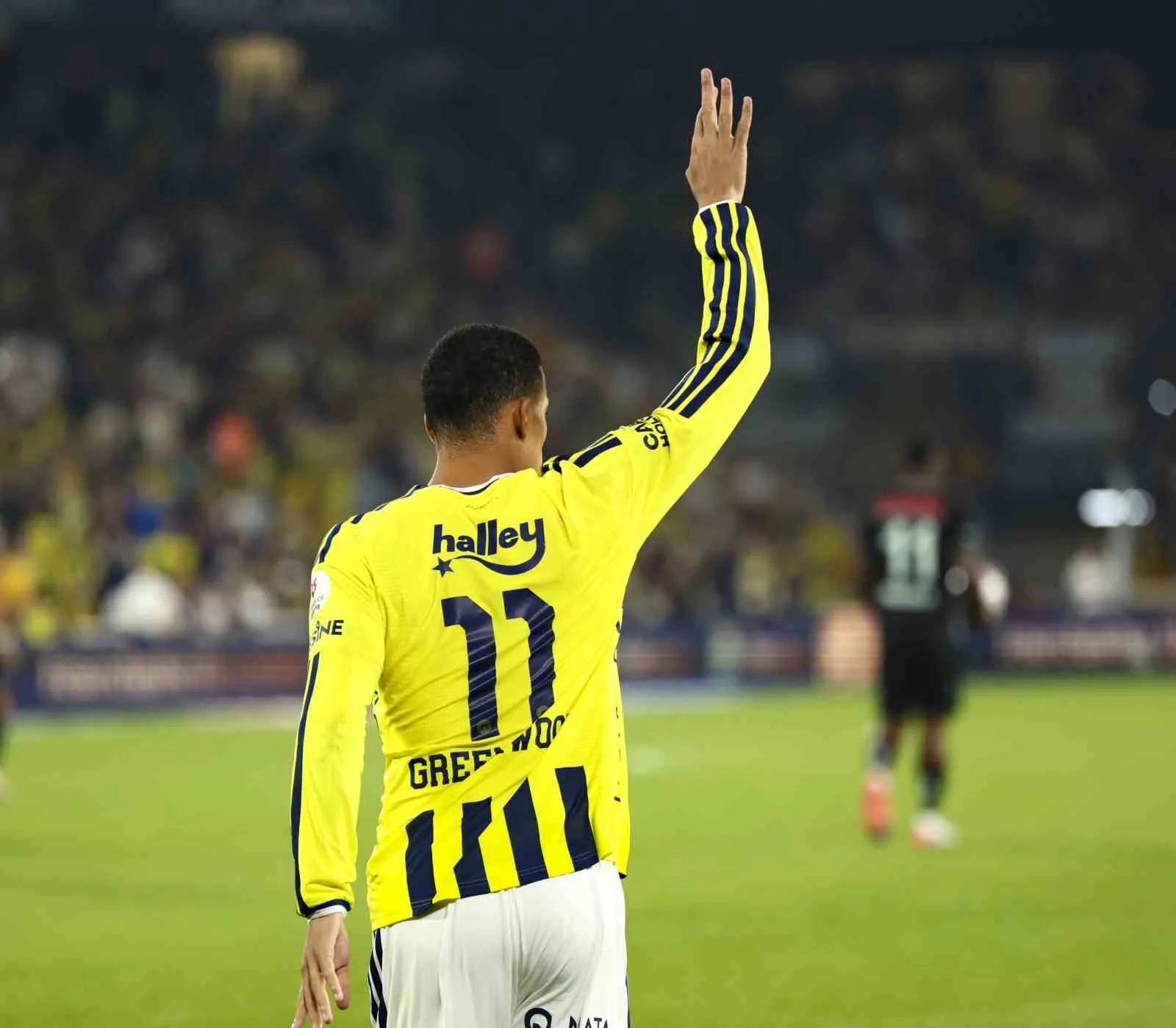 TRENDYOL SÜPER LİG’İN 2. HAFTASINDA FENERBAHÇE, EVİNDE KONYASPOR İLE KARŞILAŞIYOR. MÜCADELENİN İLK YARISI SARI-LACİVERTLİLERİN 3-1'LİK ÜSTÜNLÜĞÜYLE TAMAMLANDI.