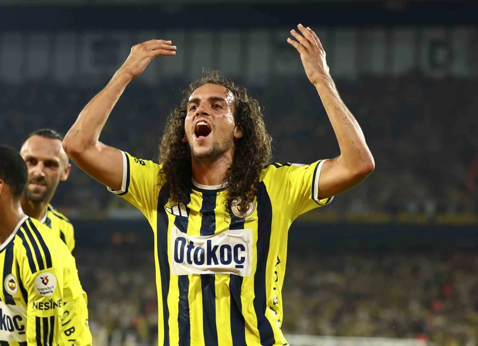 TRENDYOL SÜPER LİG’İN 2. HAFTASINDA FENERBAHÇE, EVİNDE KONYASPOR İLE KARŞILAŞIYOR. MÜCADELENİN İLK YARISI SARI-LACİVERTLİLERİN 3-1'LİK ÜSTÜNLÜĞÜYLE TAMAMLANDI.