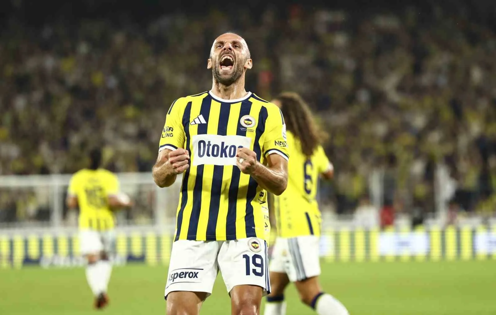 TRENDYOL SÜPER LİG’İN 2. HAFTASINDA FENERBAHÇE, EVİNDE KONYASPOR İLE KARŞILAŞIYOR. MÜCADELENİN İLK YARISI SARI-LACİVERTLİLERİN 3-1'LİK ÜSTÜNLÜĞÜYLE TAMAMLANDI.