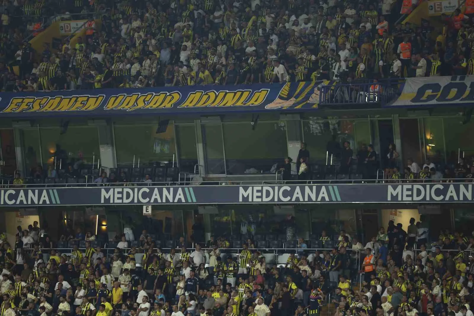 TRENDYOL SÜPER LİG'İN 2. HAFTASINDA FENERBAHÇE, EVİNDE KARŞILAŞTIĞI KONYASPOR'U 4-2 MAĞLUP ETTİ.