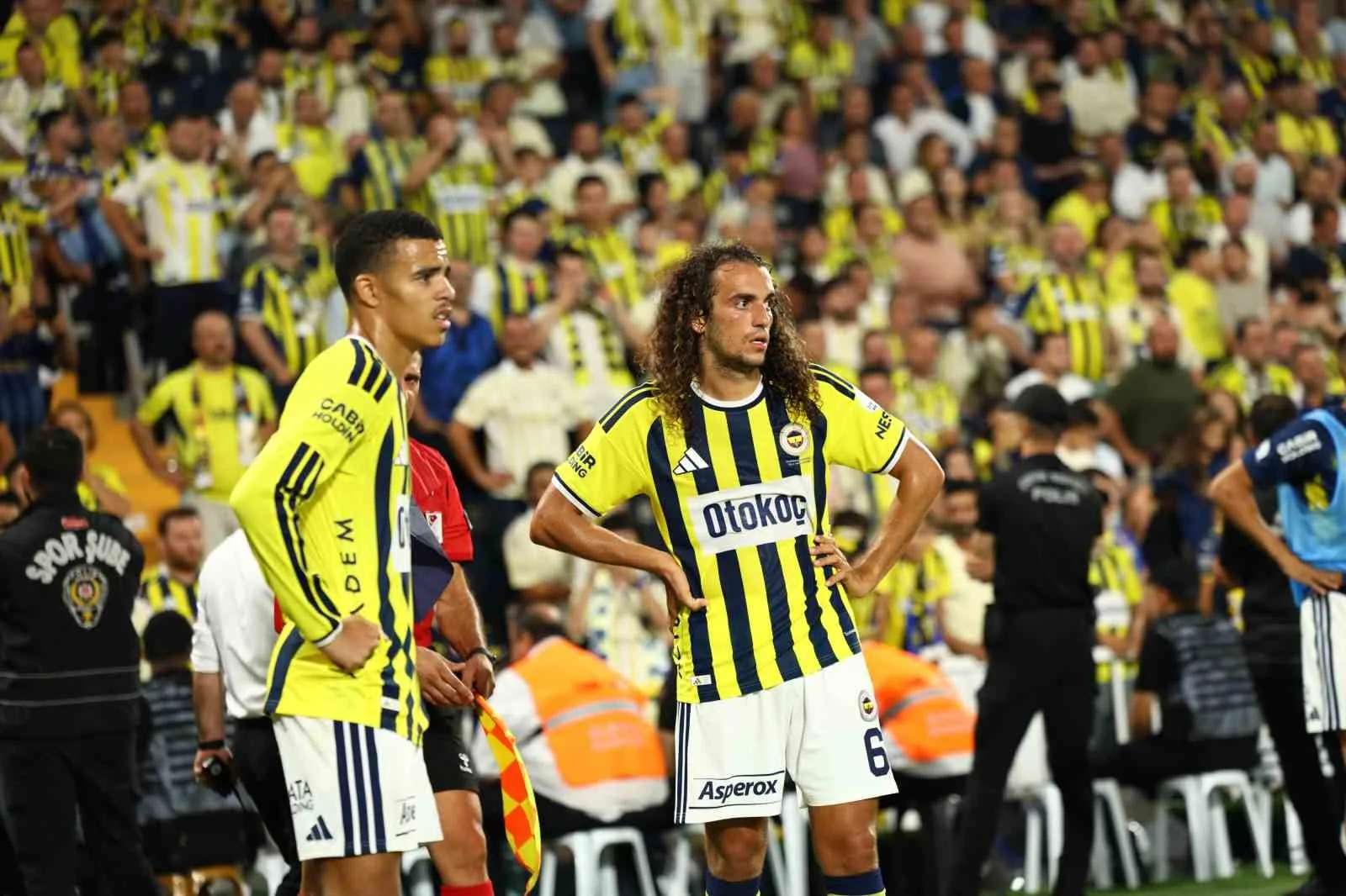 TRENDYOL SÜPER LİG'İN 2. HAFTASINDA FENERBAHÇE, EVİNDE KARŞILAŞTIĞI KONYASPOR'U 4-2 MAĞLUP ETTİ.