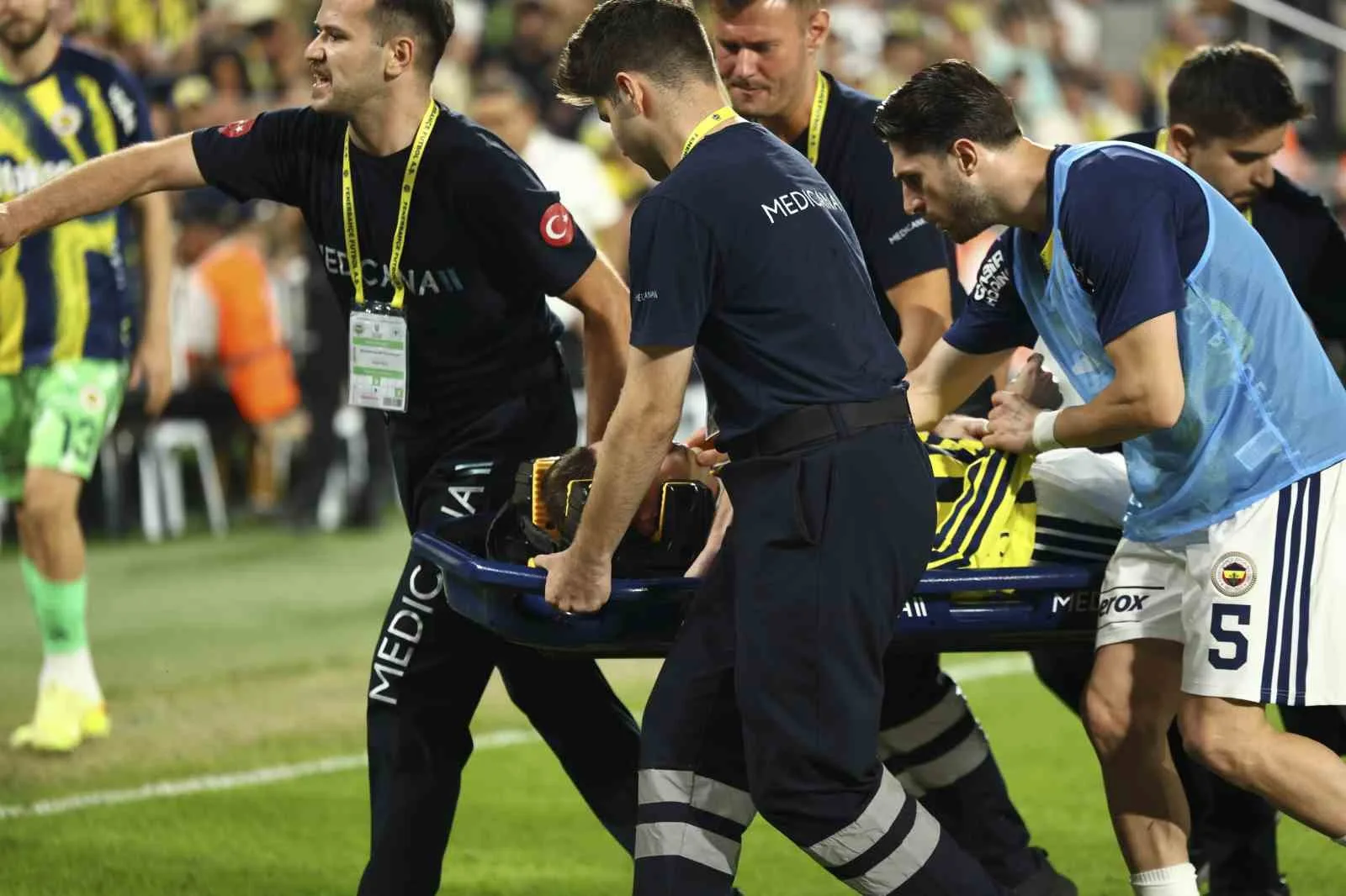 TRENDYOL SÜPER LİG'İN 2. HAFTASINDA FENERBAHÇE, EVİNDE KARŞILAŞTIĞI KONYASPOR'U 4-2 MAĞLUP ETTİ.