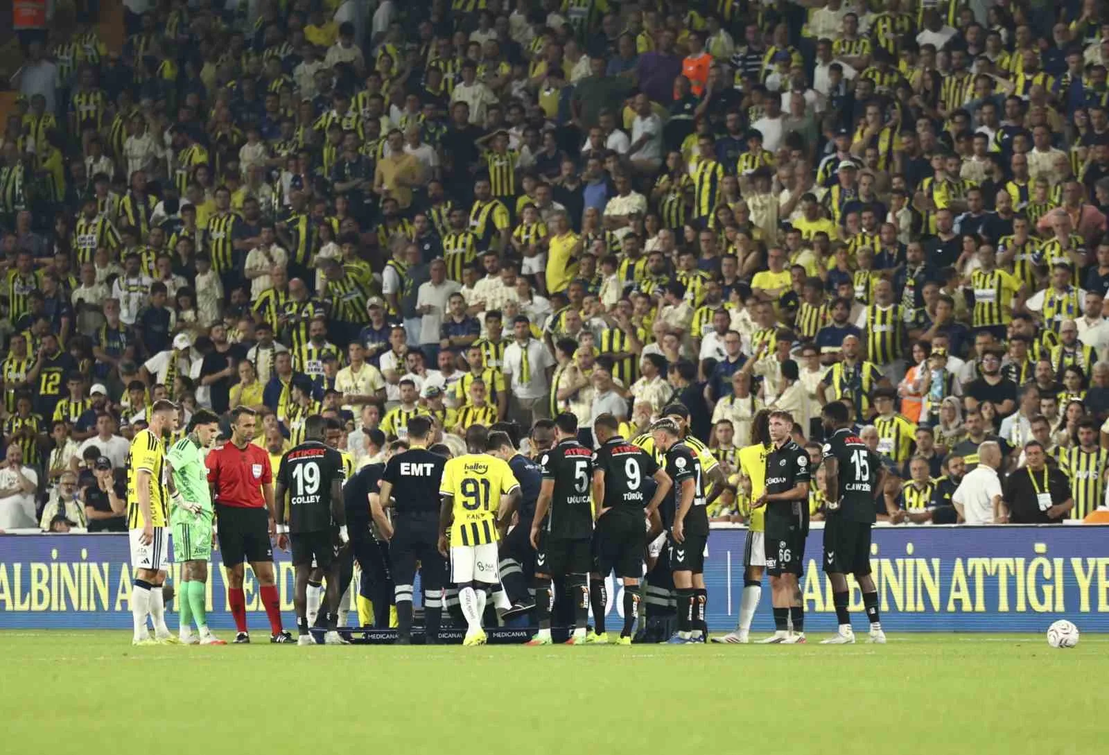 TRENDYOL SÜPER LİG'İN 2. HAFTASINDA FENERBAHÇE, EVİNDE KARŞILAŞTIĞI KONYASPOR'U 4-2 MAĞLUP ETTİ.