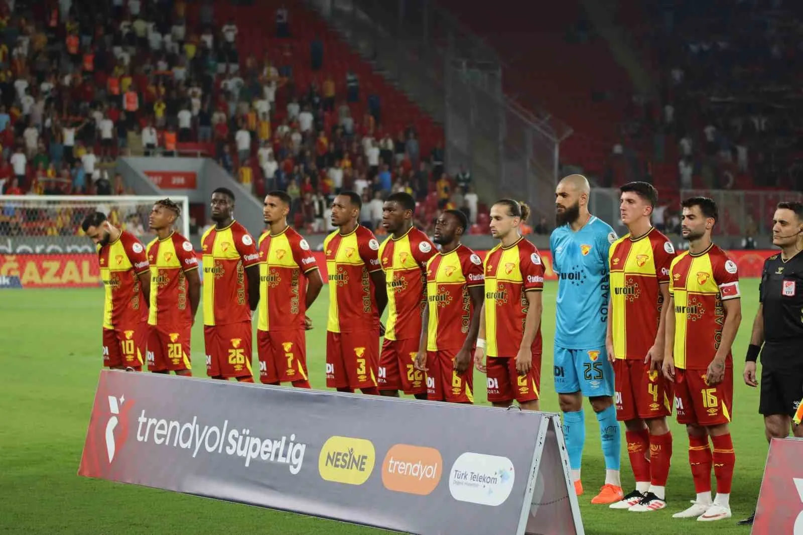 TRENDYOL SÜPER LİG’İN 2. HAFTASINDA GÖZTEPE, SAHASINDA GENÇLERBİRLİĞİ İLE KARŞILAŞIYOR. MÜSABAKANIN İLK YARISI GOLSÜZ BERABERE TAMAMLANDI.