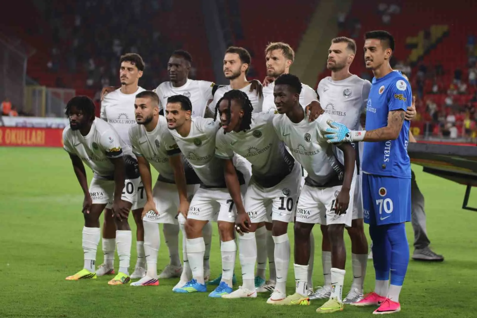 TRENDYOL SÜPER LİG’İN 2. HAFTASINDA GÖZTEPE, SAHASINDA GENÇLERBİRLİĞİ İLE KARŞILAŞIYOR. MÜSABAKANIN İLK YARISI GOLSÜZ BERABERE TAMAMLANDI.