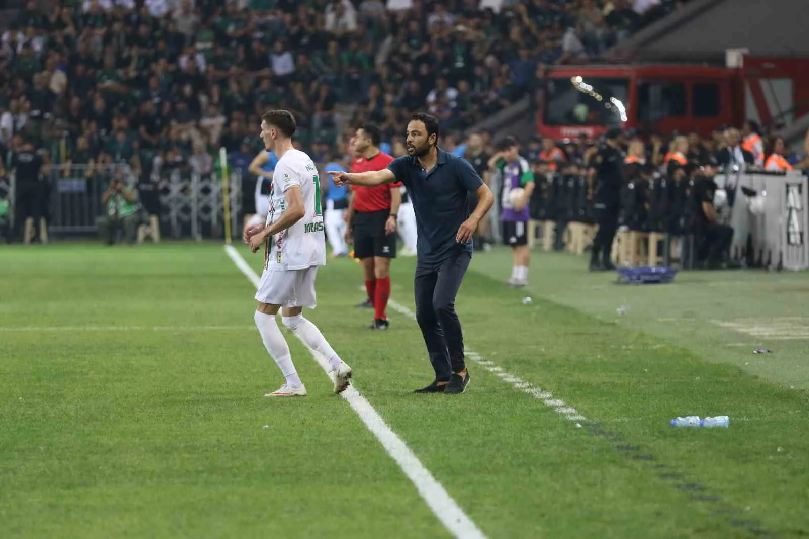 TRENDYOL SÜPER LİG’İN 2. HAFTASINDA KOCAELİSPOR, SAHASINDA KARŞILAŞTIĞI AMED SPORTİF FAALİYETLER'İ 2-0'LIK SKORLA MAĞLUP ETTİ.