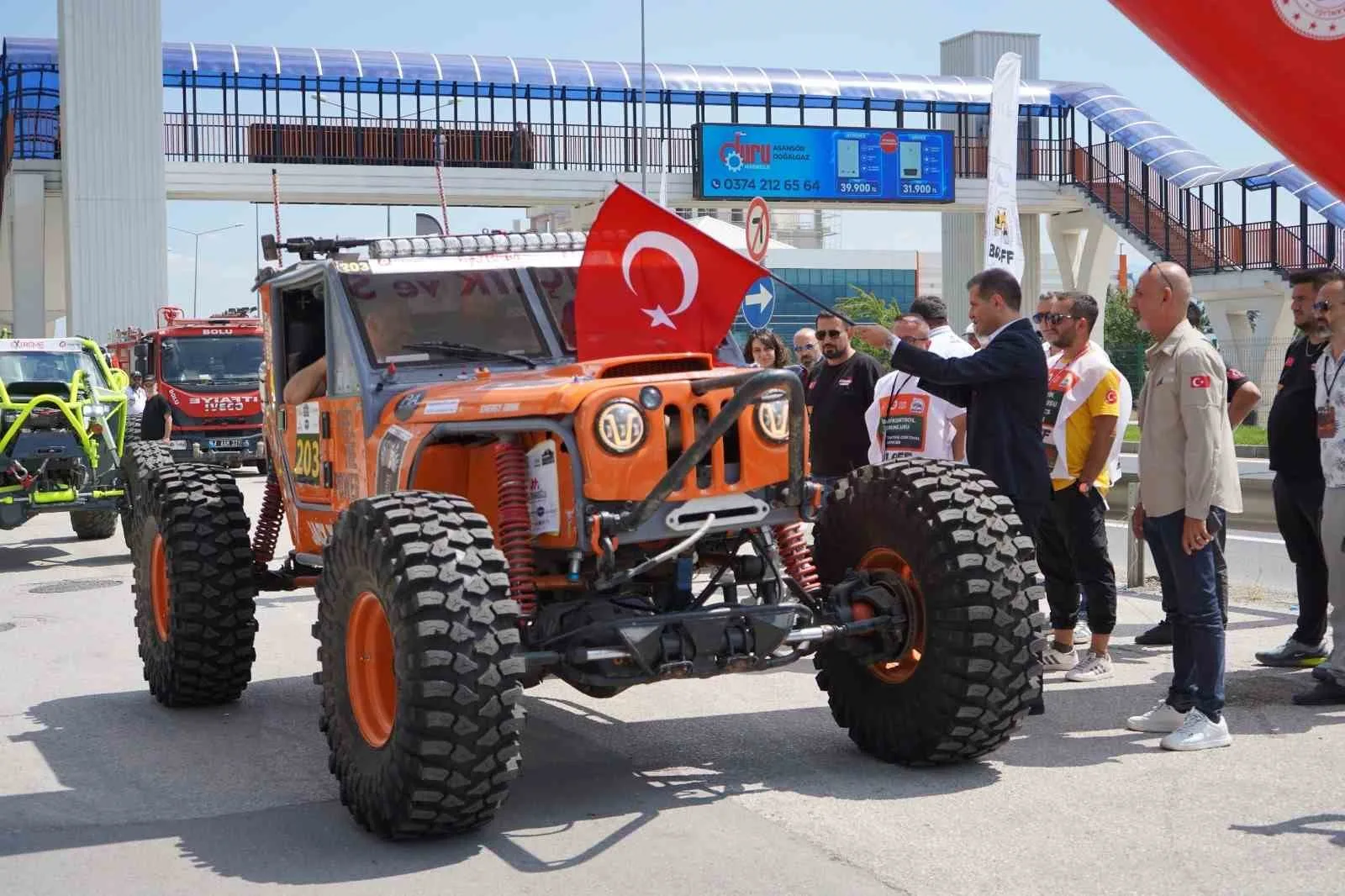 TÜRKİYE EXTREME KUPASI 1. AYAK YARIŞLARININ SEREMONİK STARTI BOLU’DA VERİLDİ.
