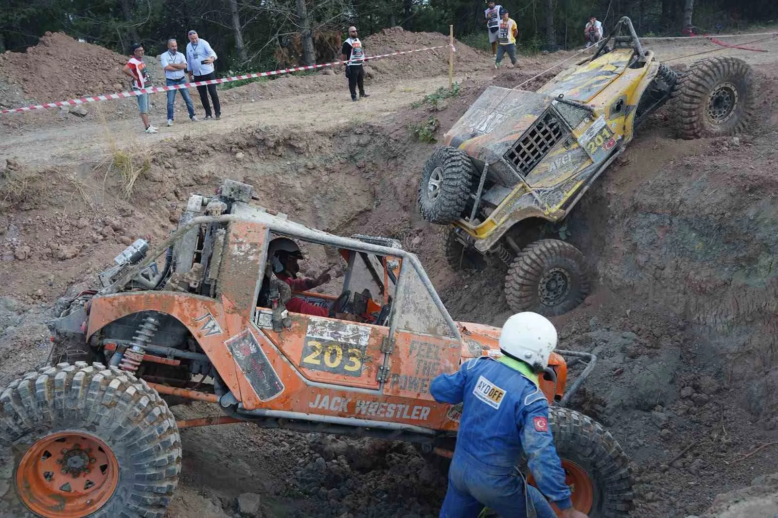 TÜRKİYE EXTREME KUPASI'NIN 1'İNCİ AYAĞI OLAN EXTREME BOLU YARIŞI, BOLU'DA TAMAMLANDI. YARIŞLARDA DERECEYE GİREN SPORCULARA ÖDÜLLERİ VERİLDİ.
