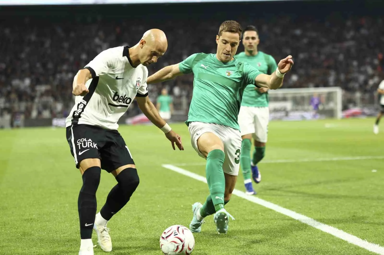 BEŞİKTAŞ, UEFA AVRUPA LİGİ PLAY-OFF TURU İLK MAÇINDA SAHASINDA LİTVANYA TEMSİLCİSİ KAUNO ZALGİRİS İLE KARŞILAŞIYOR.