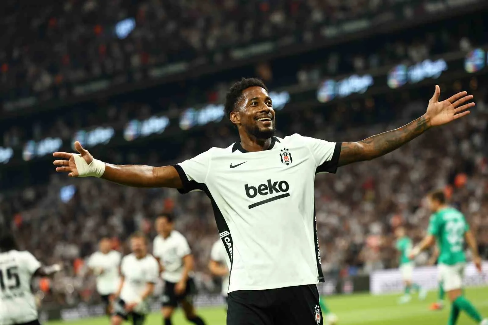 MÜCADELENİN 15 DAKİKASI SİYAH-BEYAZLI EKİBİN 2-0 ÜSTÜNLÜĞÜ İLE GEÇİLDİ.