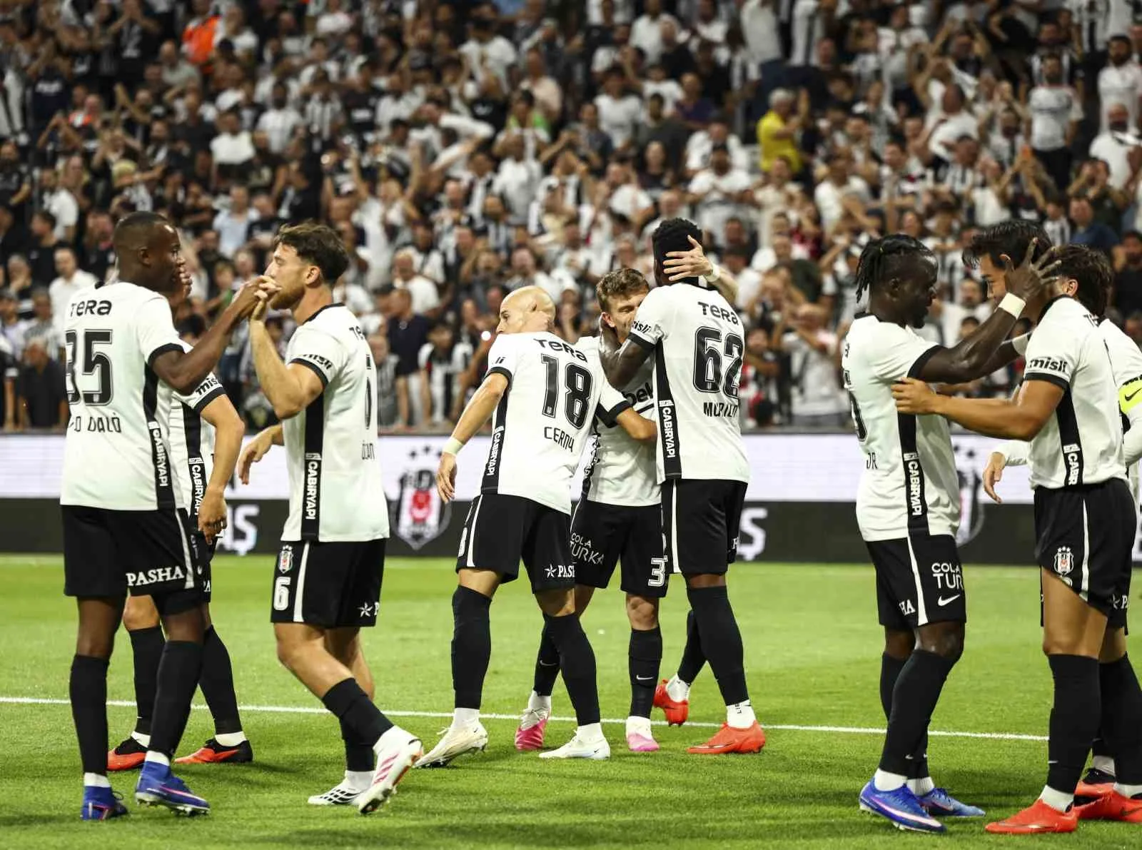 BEŞİKTAŞ, UEFA AVRUPA LİGİ PLAY-OFF TURU İLK MAÇINDA SAHASINDA LİTVANYA TEMSİLCİSİ KAUNO ZALGİRİS İLE KARŞILAŞIYOR.