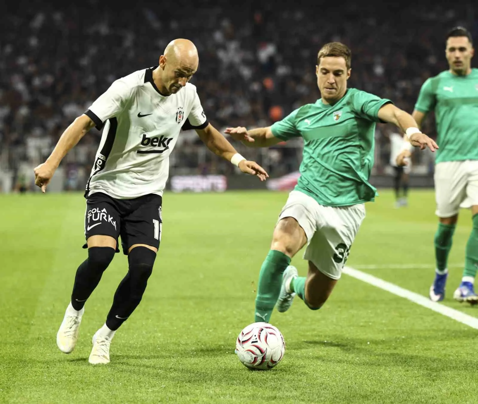 BEŞİKTAŞ, UEFA AVRUPA LİGİ PLAY-OFF TURU İLK MAÇINDA SAHASINDA LİTVANYA TEMSİLCİSİ KAUNO ZALGİRİS İLE KARŞILAŞIYOR.