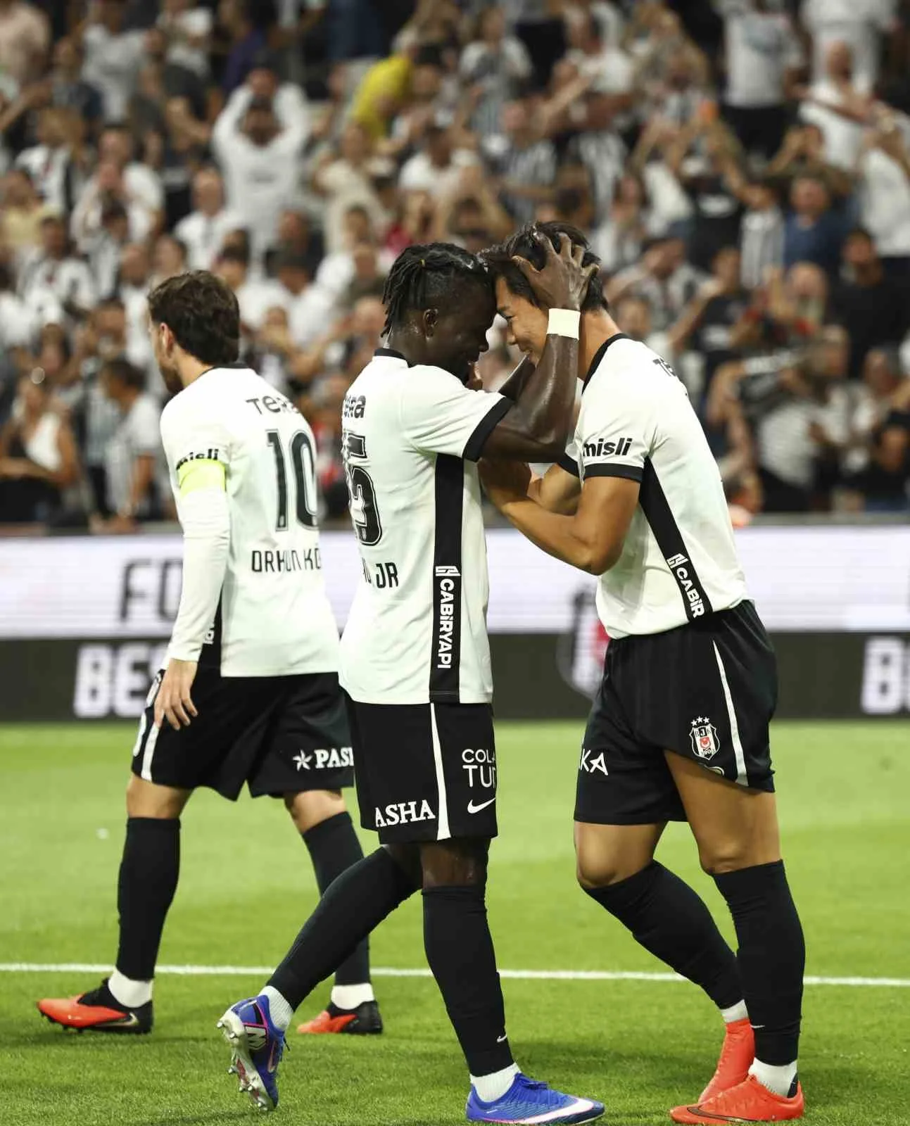 BEŞİKTAŞ, UEFA AVRUPA LİGİ PLAY-OFF TURU İLK MAÇINDA SAHASINDA LİTVANYA TEMSİLCİSİ KAUNO ZALGİRİS İLE KARŞILAŞIYOR.