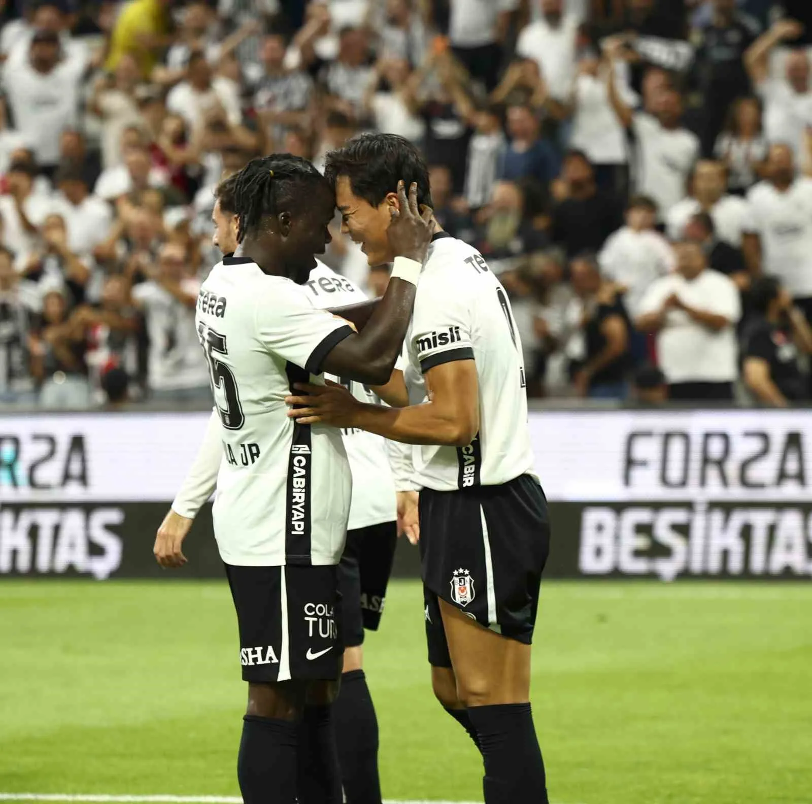BEŞİKTAŞ, UEFA AVRUPA LİGİ PLAY-OFF TURU İLK MAÇINDA SAHASINDA LİTVANYA TEMSİLCİSİ KAUNO ZALGİRİS İLE KARŞILAŞIYOR.