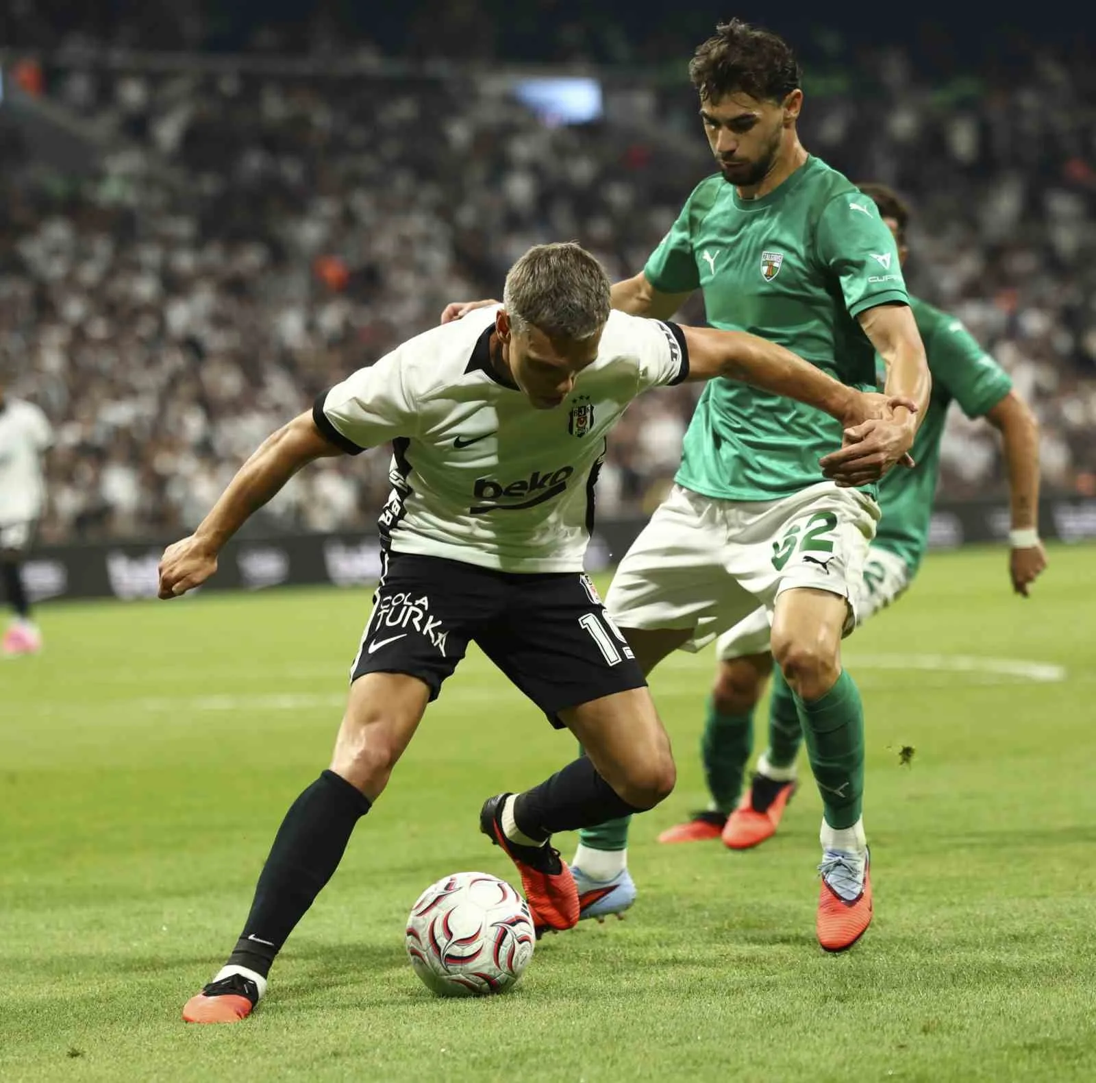 BEŞİKTAŞ, UEFA AVRUPA LİGİ PLAY-OFF TURU İLK MAÇINDA SAHASINDA KARŞILAŞTIĞI LİTVANYA EKİBİ KAUNO ZALGİRİS’İ 3-0 MAĞLUP ETTİ.
