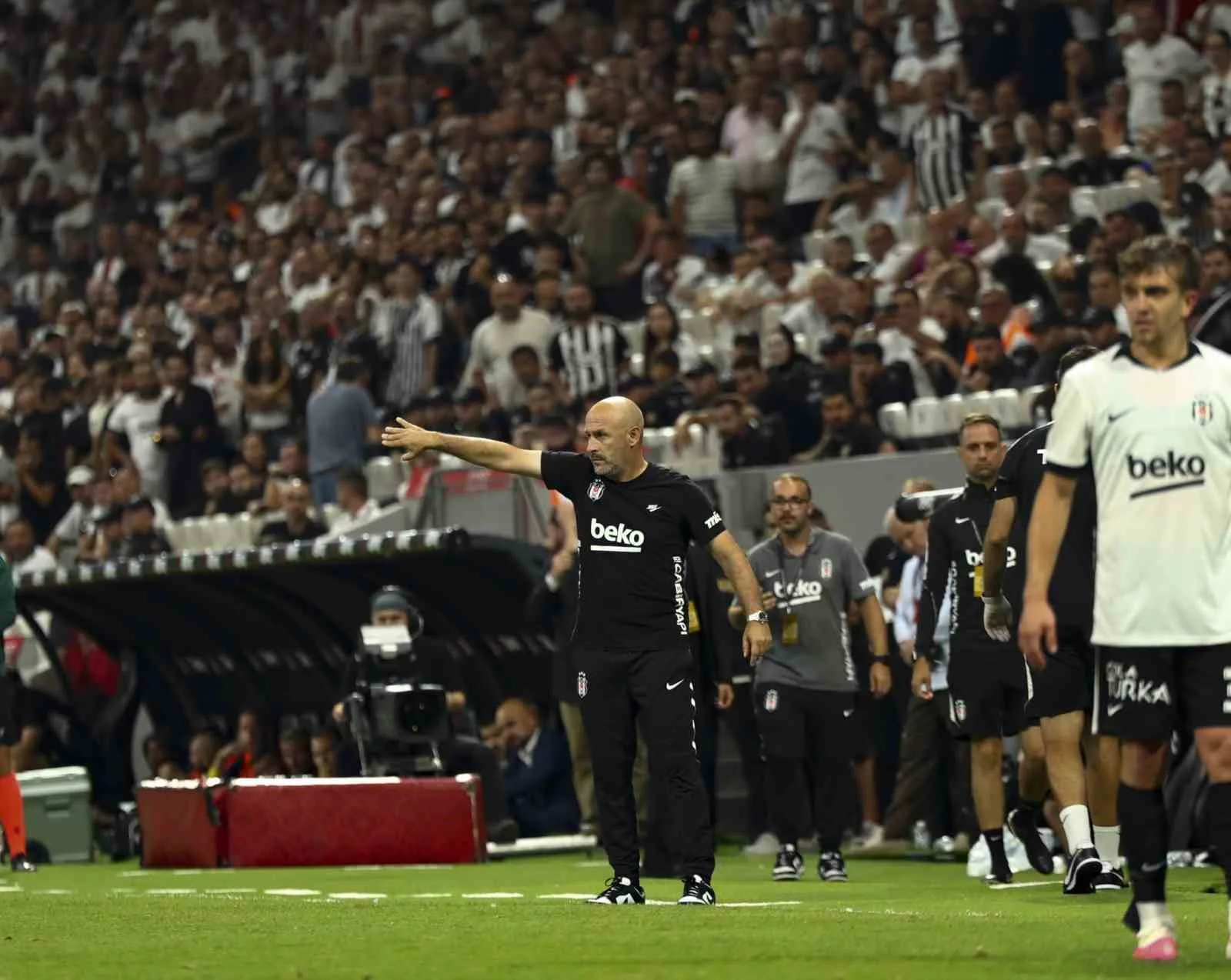 BEŞİKTAŞ, UEFA AVRUPA LİGİ PLAY-OFF TURU İLK MAÇINDA SAHASINDA KARŞILAŞTIĞI LİTVANYA EKİBİ KAUNO ZALGİRİS’İ 3-0 MAĞLUP ETTİ.