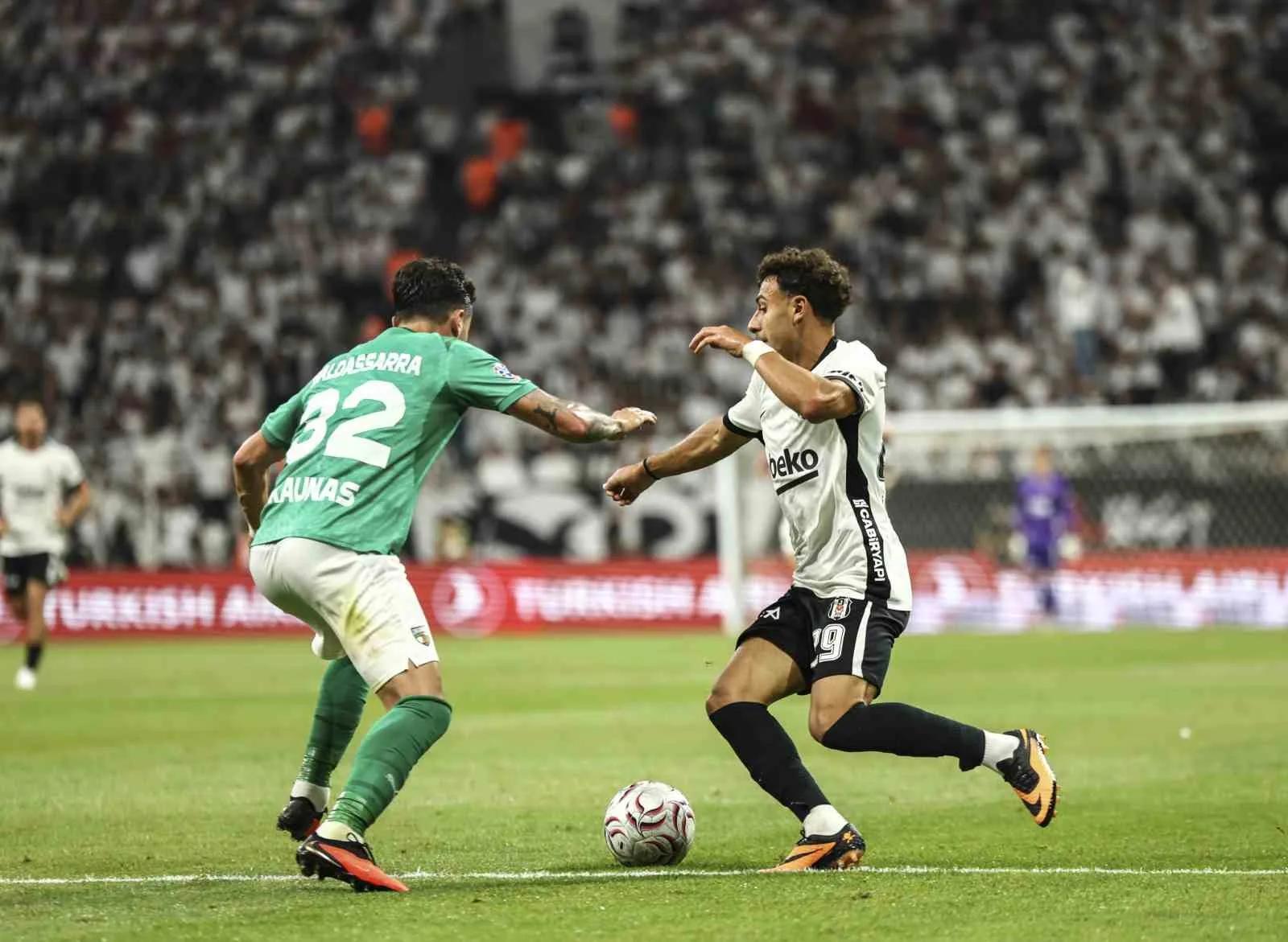 BEŞİKTAŞ, UEFA AVRUPA LİGİ PLAY-OFF TURU İLK MAÇINDA SAHASINDA KARŞILAŞTIĞI LİTVANYA EKİBİ KAUNO ZALGİRİS’İ 3-0 MAĞLUP ETTİ.